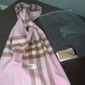 Burberry cashmere scarve